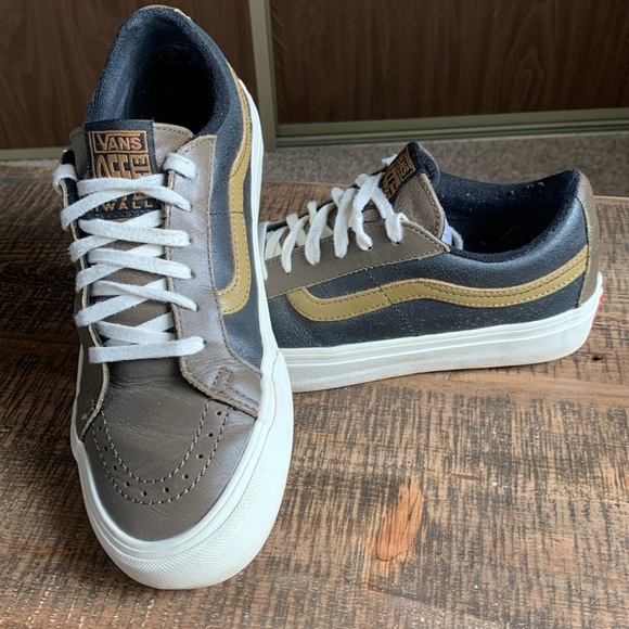 Vans x Thalia Surf 20th Anniversary Collection - Picture 2 of 12